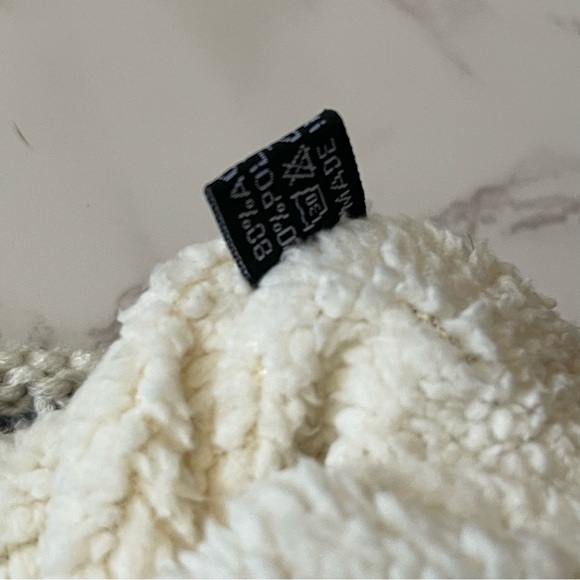 UGG Knit Toboggan Winter Hat - White w/ flecks of blue, brown - Picture 8 of 10